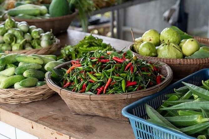 Thai Street Food & Morning Market Walking Tour in Hua Hin - Street stalls deliver the tour’s most memorable bites