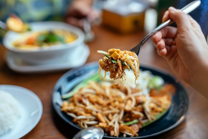The 10 Tastings of Chiang Mai With Locals: Private Street Food Tour - Markets, restaurants, and dishes beyond the first four stops