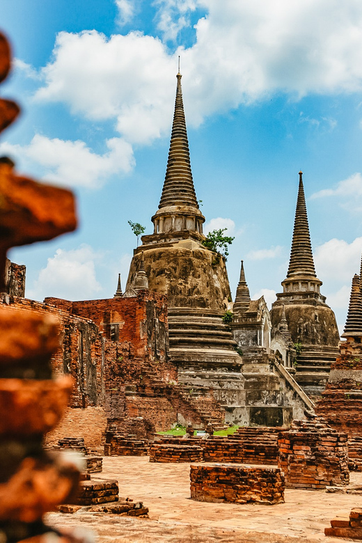 The Old Siam: Ayutthaya Temples Small Group Tour with Lunch - Wat Mahathat and the Buddha head in the tree