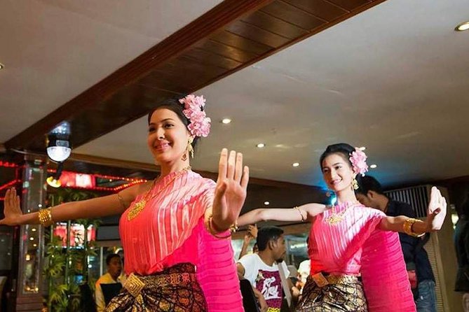 The White Orchid: Chao Phraya Dinner Cruise Experience - What the buffet dinner is really like