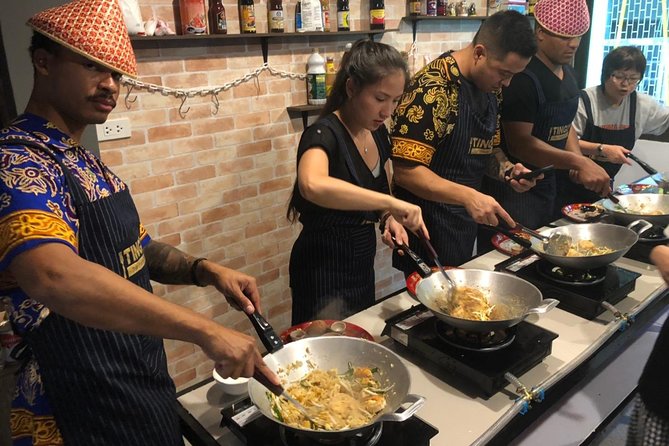 Tingly Thai Cooking School Evening Class - The market tour question matters