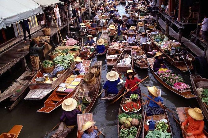 VIP Private Tour Damnoen Saduak+ Amphawa + Mae Klong Railway - What the private format changes